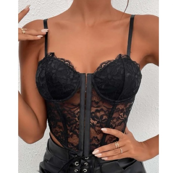 Boho black lace corset crop top - Picture 4 of 6